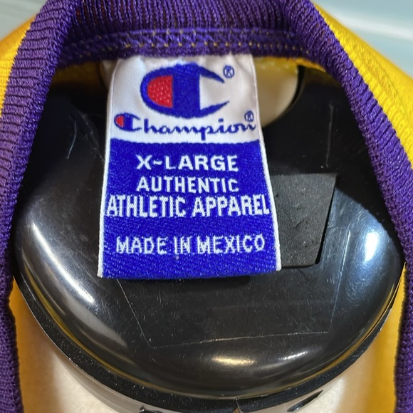 Bryant Jersey. LA Lakers - Picture 3 of 5